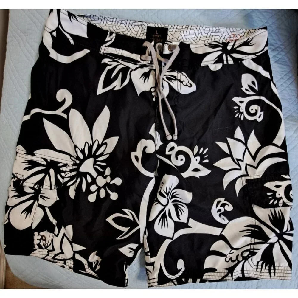 Old Navy L Black White Floral Swim Trunks Board Shorts Mesh Lined 10.5